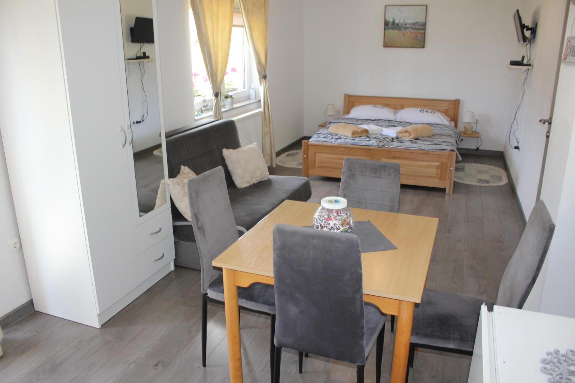 Studio Apartments Adian Korenica Cameră foto